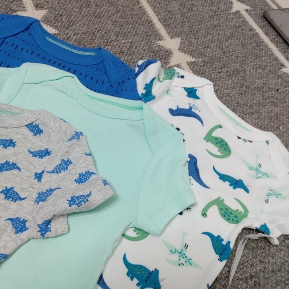 CLOUD Island Dinosaur Onesies 3-6m - Picture 2 of 5